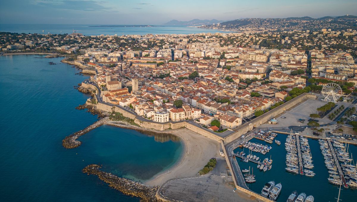 Old Antibes aerial view compared with Cannes for a French Riviera stay