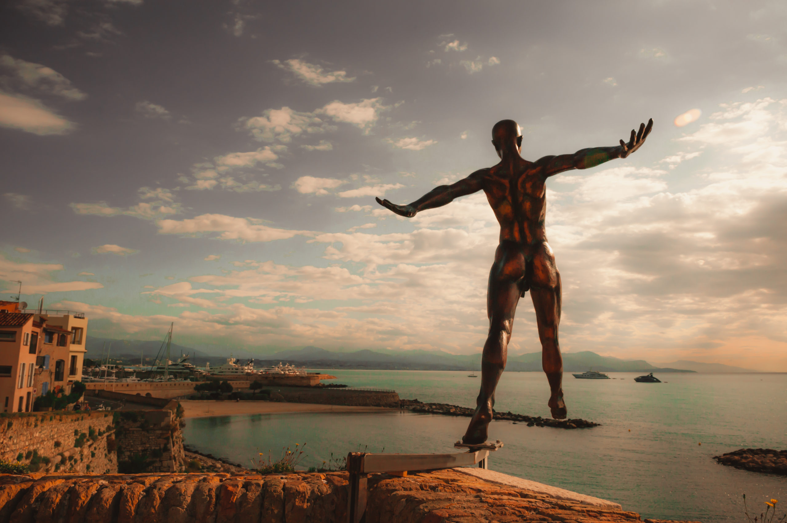 Sea-view luxury rental in Old Antibes